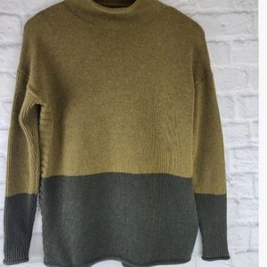 COLOR BLOCK MOCK NECK SWEATER